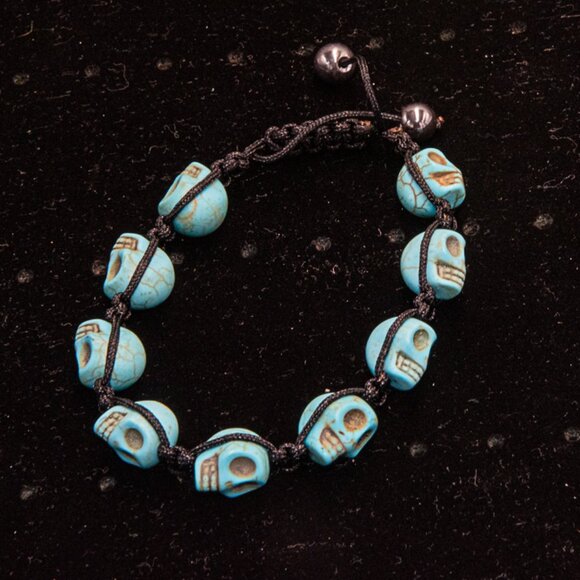 Turquoise Skull Bracelet on adjustable Black Cord - Picture 1 of 2